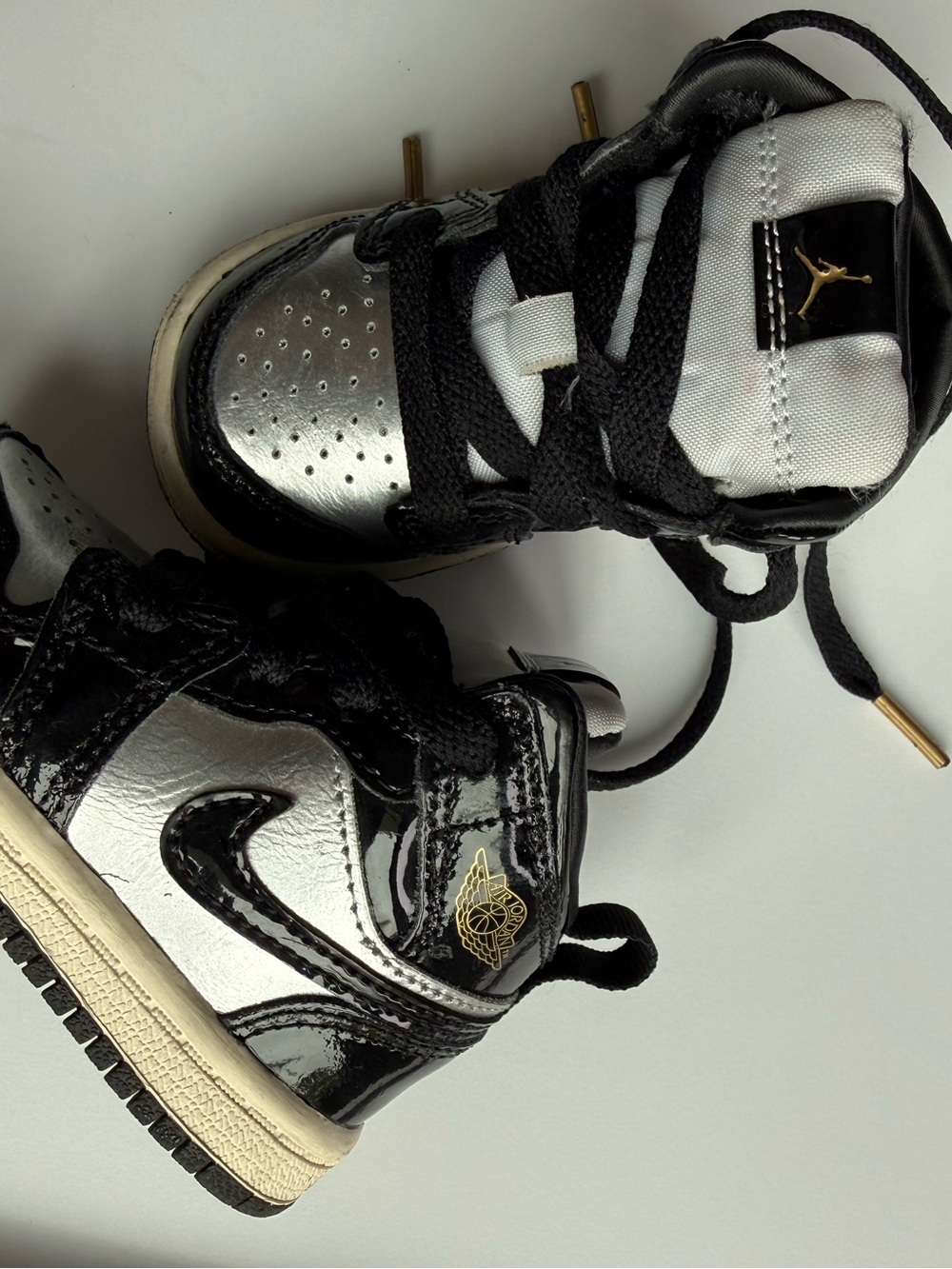 Nike Air Jordan 1 Mid SE GS Black Metallic 4C Toddler Shoes